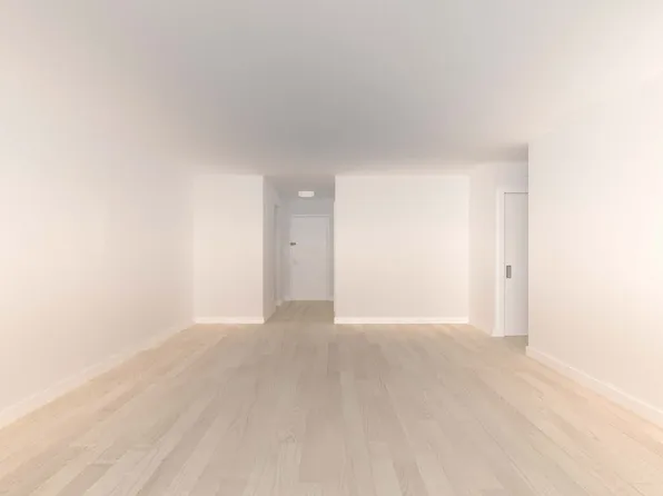 185 West End Avenue image 2 of 6
