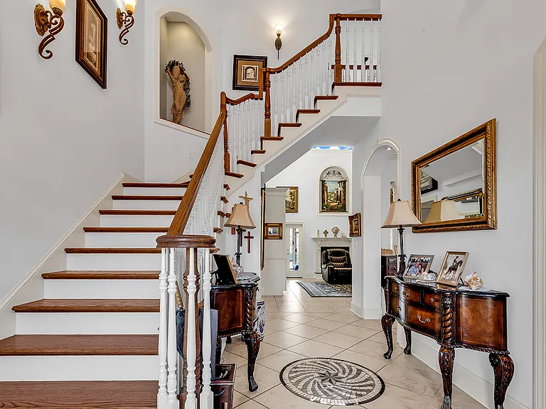 801 Bluffview Dr — Photo 4