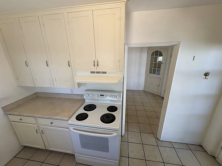 1317 N Dodge Blvd — Photo 11
