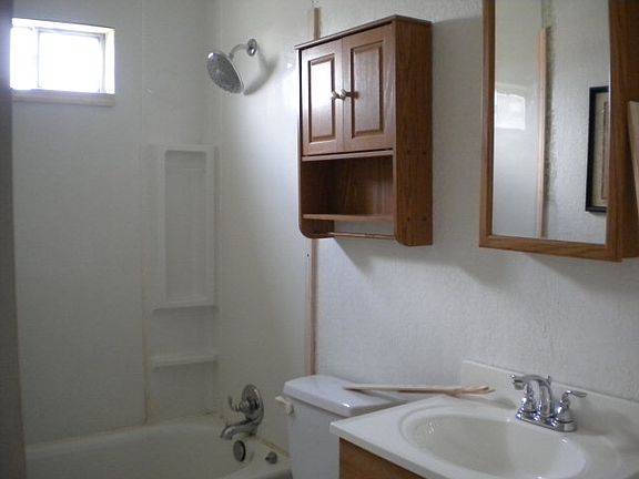 5th image of 2104 Beverly St