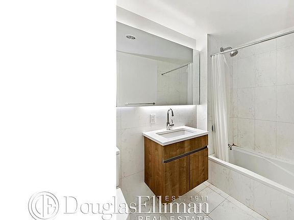 3rd image of 11-25 45th Ave #4I