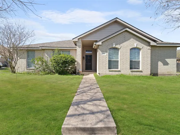 1111 Buckingham Dr, Forney, TX 75126