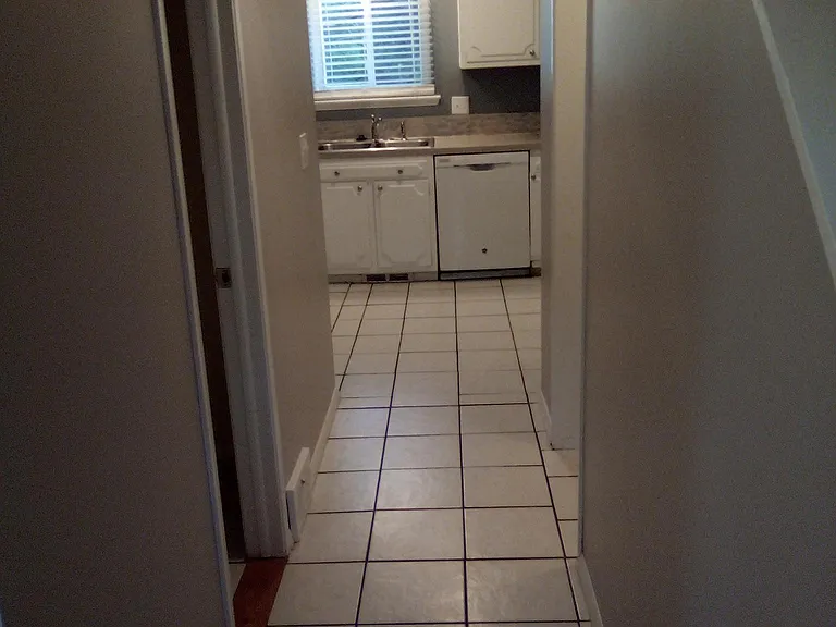 2880 E Eisenhower Pkwy — Photo 8