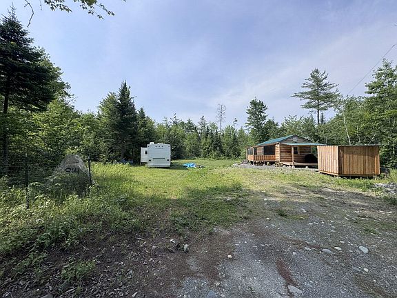 3rd image of 914 Browns Corner Road