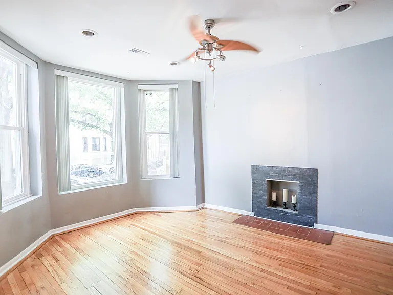3556 N Wilton Ave #2 — Photo 3
