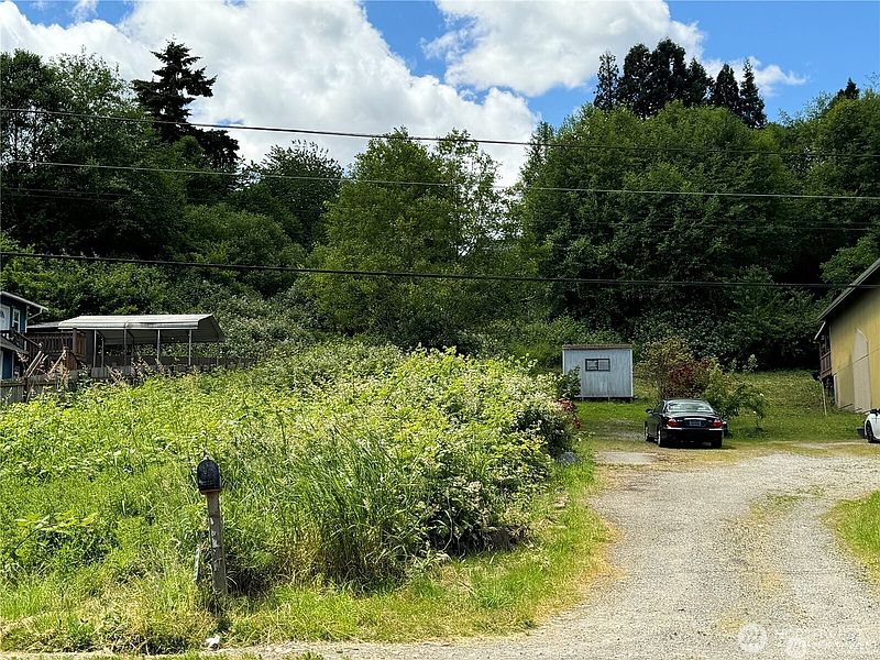 5th image of 14253 Macadam Road S
