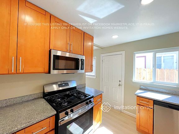 3rd image of 873 Ashwood Ave
