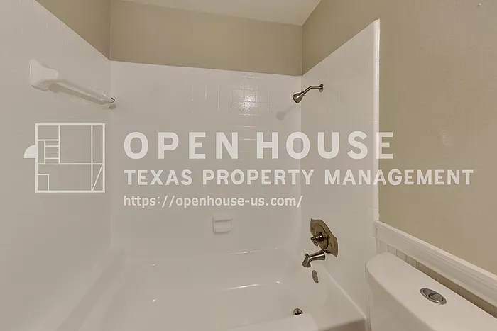 2111 Holly Hill Ln — Photo 17