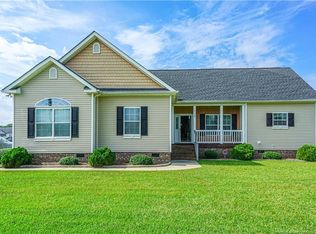 28 Grassy Ln, Saint Pauls, NC 28384