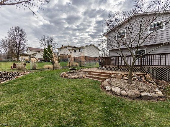 3rd image of 4902 Sassafras Dr