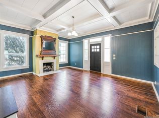 1002 E Gonzales, Yoakum, TX 77995