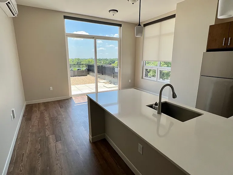 703 Madison St #526 — Photo 13