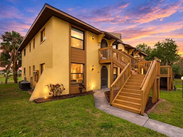 2039 Golfside Village Dr, Lehigh Acres, FL 33936