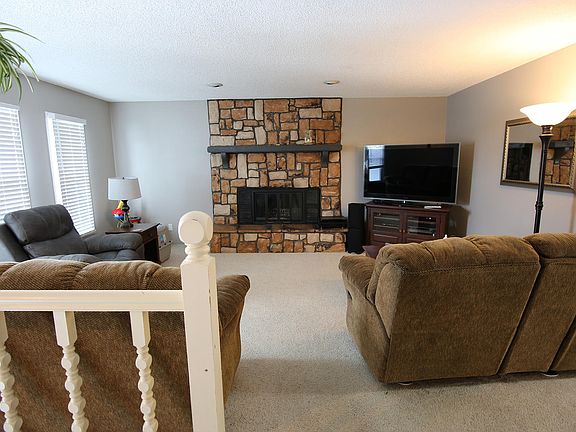 3rd image of 1406 N Heights Dr