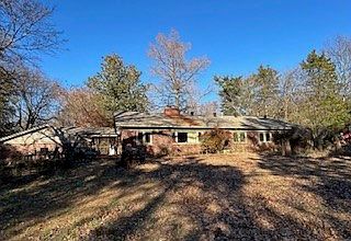 2nd image of 2215 W Haskell Hts