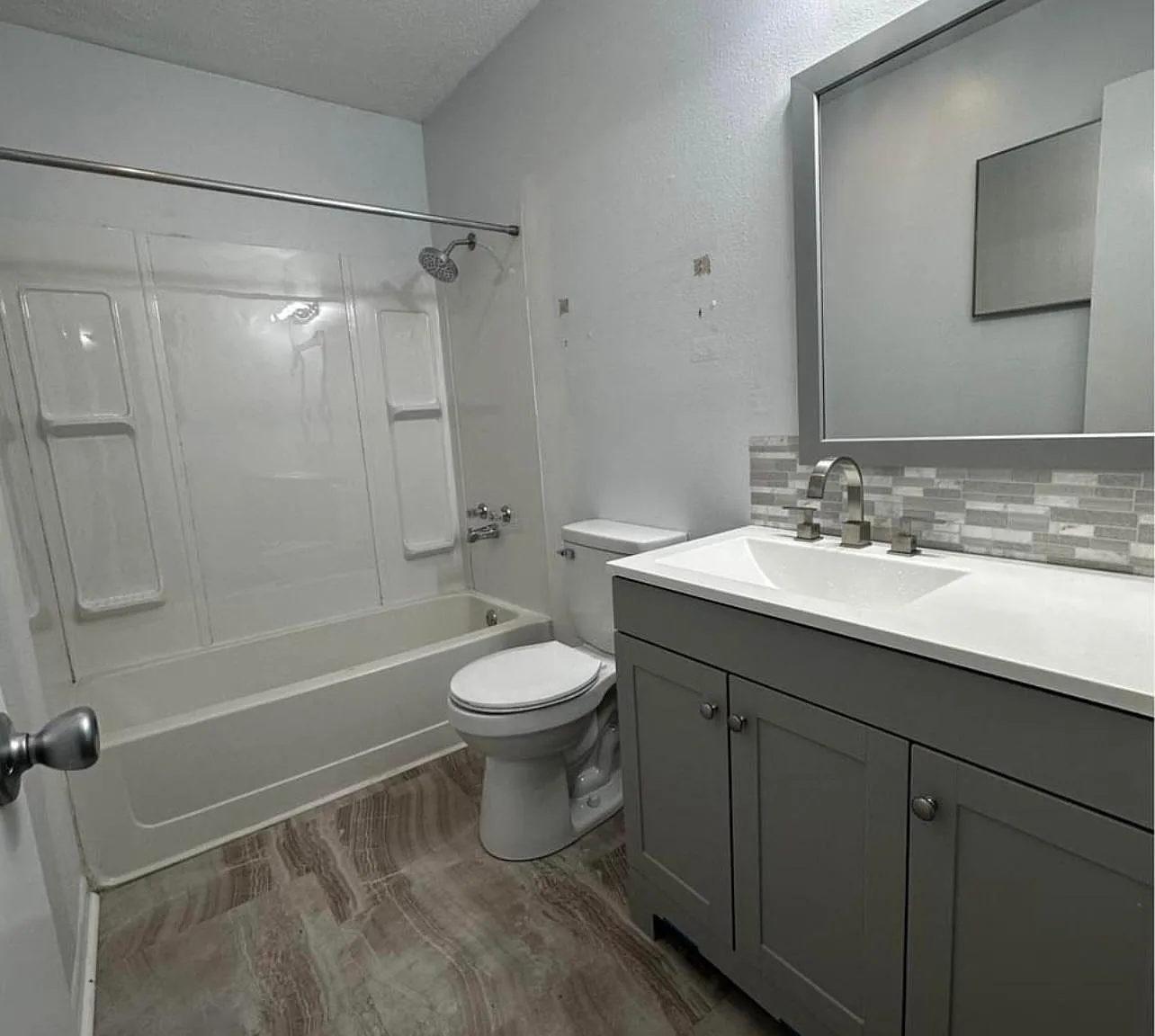 310 Ella St — Photo 3