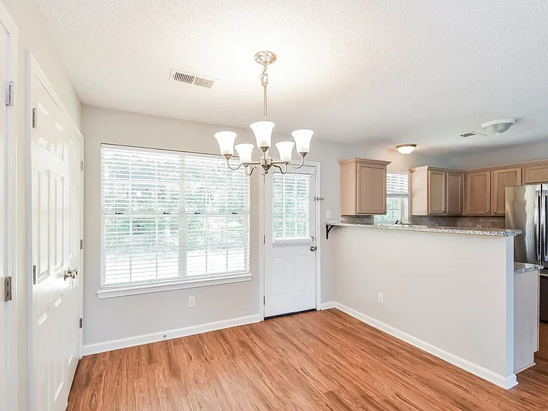 9296 Brooks Dr — Photo 6