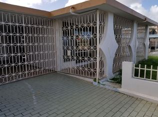 F215 Calle Estados Unidos, Carolina, PR 00987