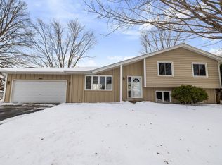 1002 Cross Rd, Eagan, MN 55123