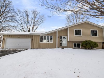 1002 Cross Rd, Eagan, MN, 55123