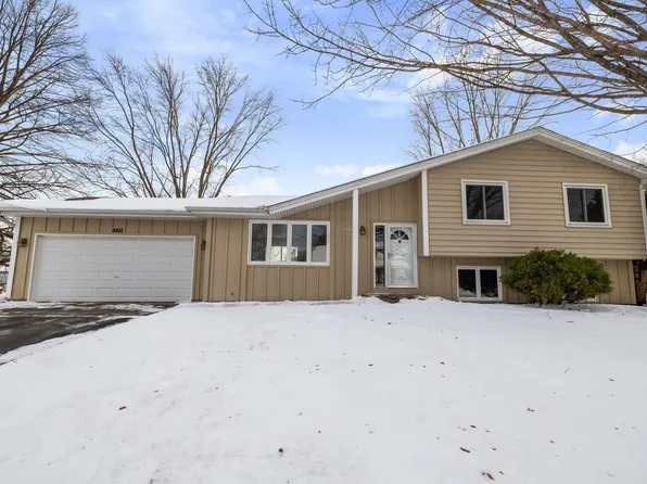 1002 Cross Rd, Eagan, MN 55123