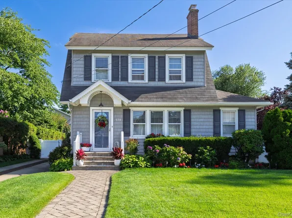 579 Dacosta Avenue, Oceanside, NY 11572