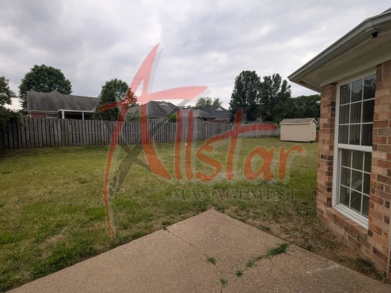 947 Clubhouse Dr — Photo 15