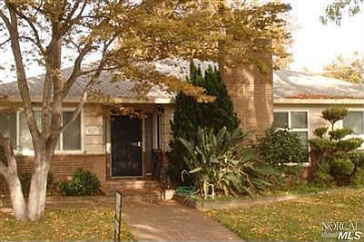 1st image of 318 E Bell Ave