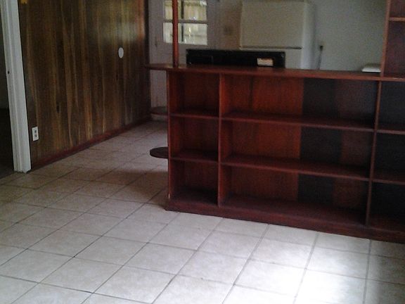 2nd image of 819 E Brookwood Dr