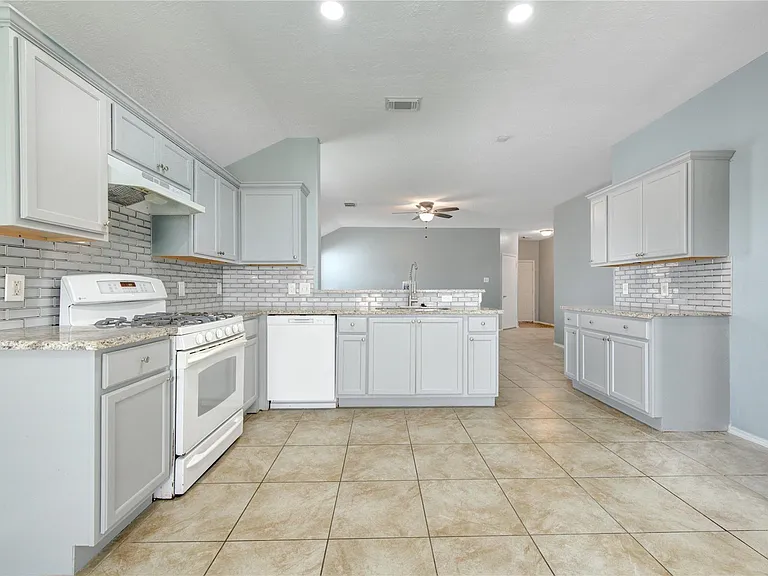 20003 Parkstone Bend Ln — Photo 9