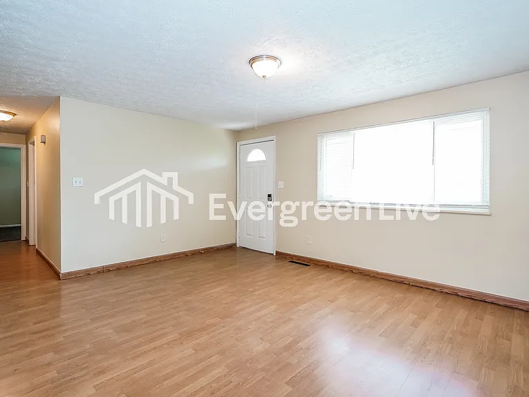 6251 Brauning Dr — Photo 3