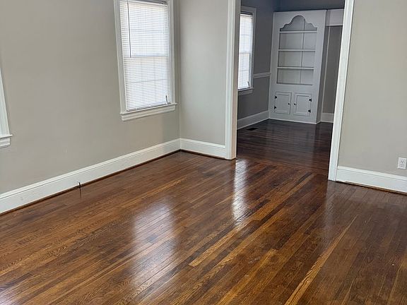 3rd image of 1002 W Haven Blvd