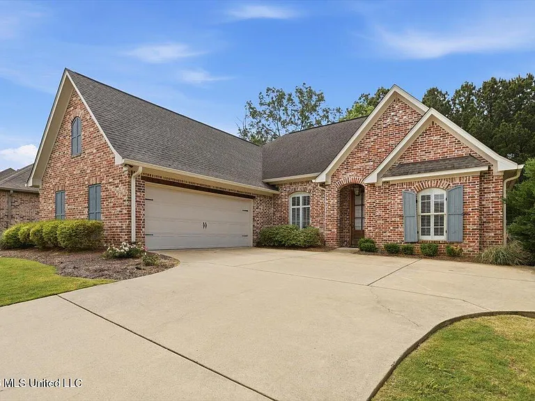 320 Oakville Cir — Photo 2