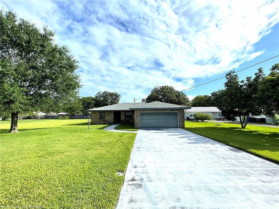 1st image of 4810 Silver Palm Dr
