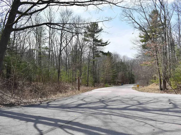 377 Peninsula Knolls Ln, Traverse City, MI 49686