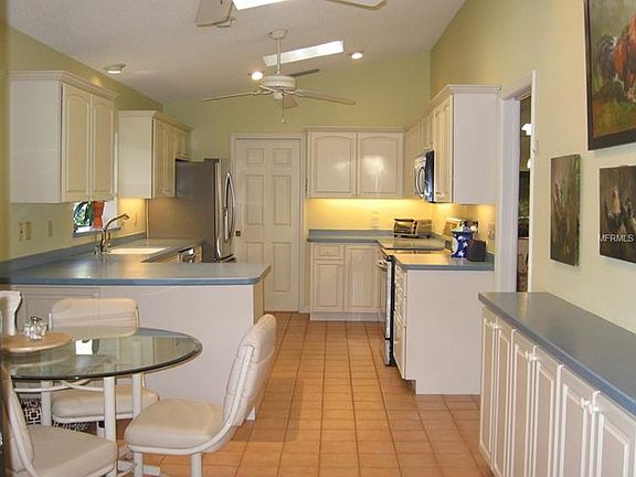 4th image of 7211 Oak Moss Dr #61