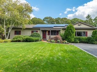 254 Meeting House Creek Rd, Riverhead, NY 11901