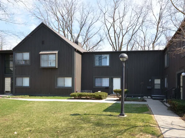 230 Falkirk Ct, Kalamazoo, MI 49006