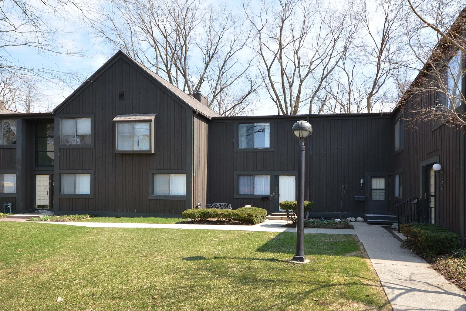 230 Falkirk Ct photo 1