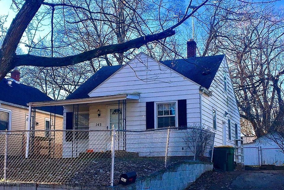 1st image of 143 Wiltshire Ave
