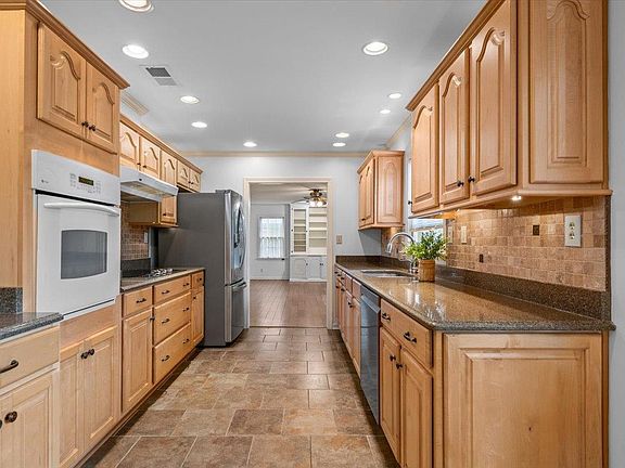 3rd image of 5409 Sycamore Grove Ln