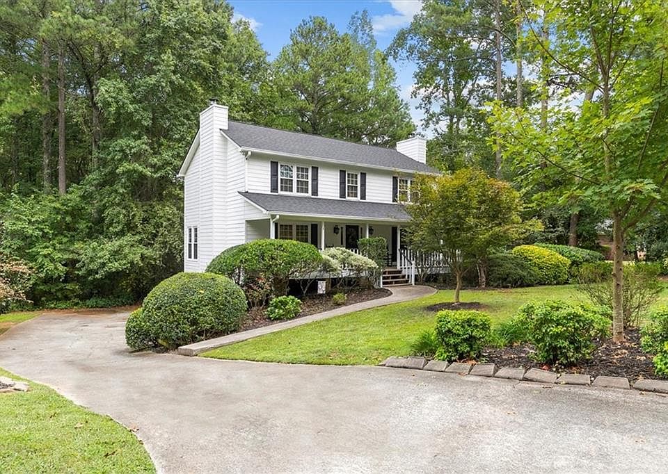 1st image of 595 Leah Dr