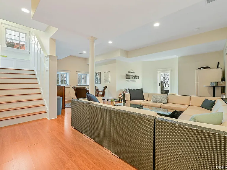 580 Lloyds Ln — Photo 29