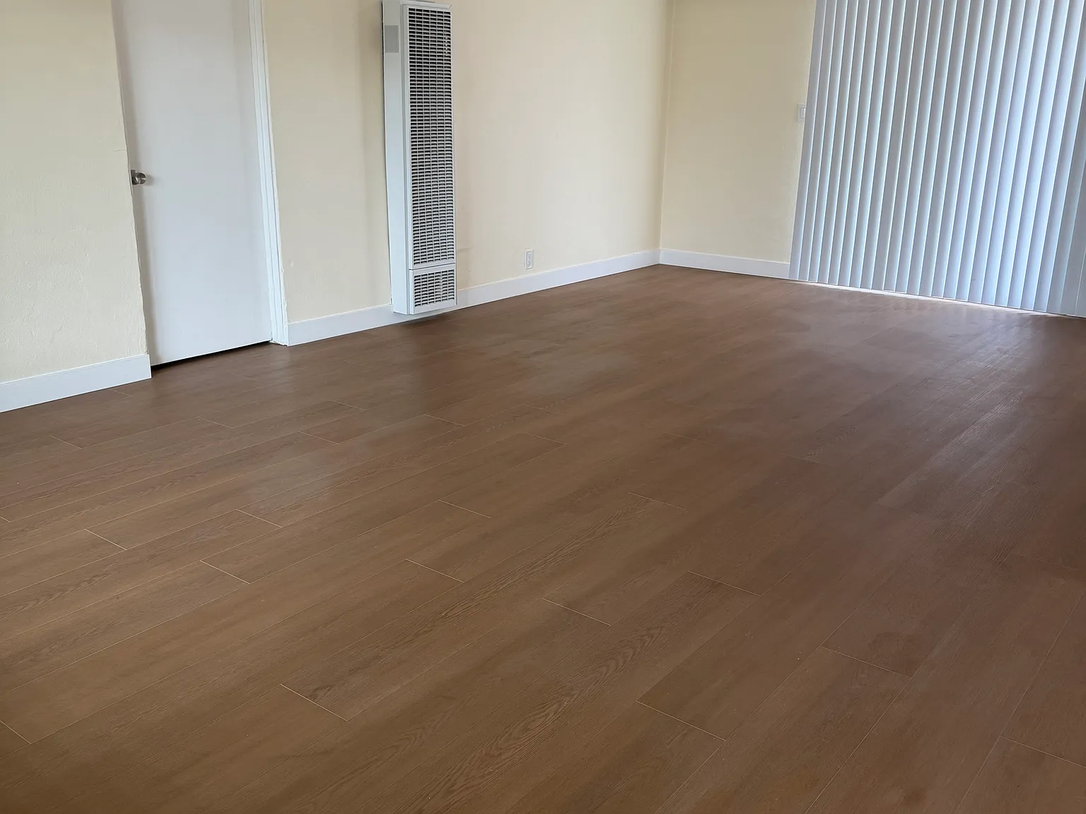 2 bed, 990 sqft, $3,500 — Photo 2