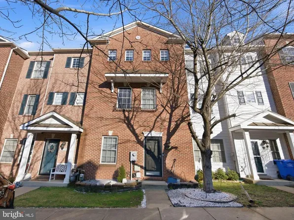 18733 Falling River Dr, Gaithersburg, MD 20879