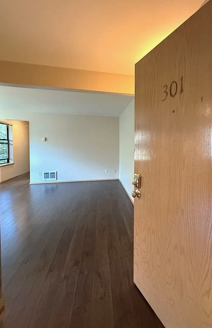 Park Madison Apartments — Photo 2