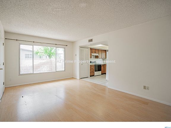 5th image of 1662 E Manhatton Dr