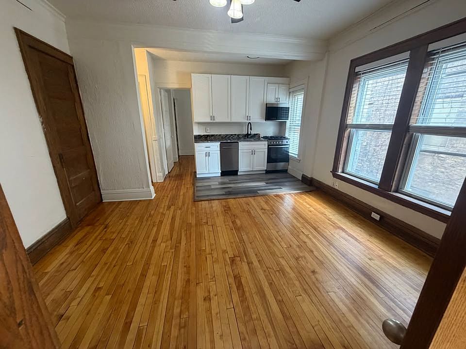 1st image of 1912 3rd Ave S #283