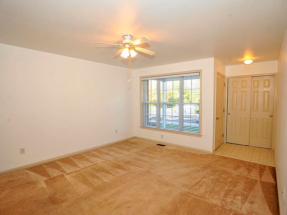 Living room 14 x 18