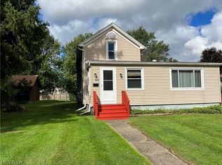 593 Sandusky St, Conneaut, OH 44030